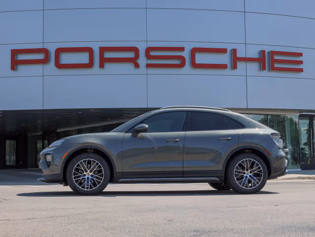 2026 Porsche Macan Base - Photo 10