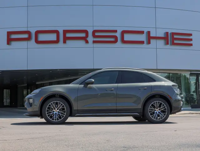 2026 Porsche Macan Base - Photo 14