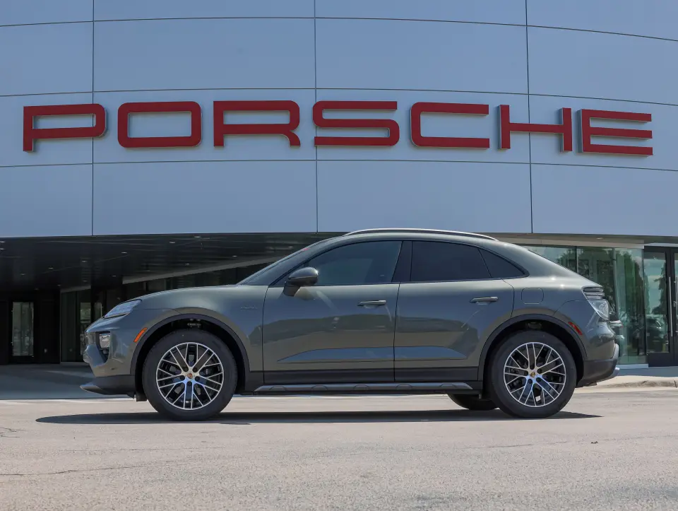 2026 Porsche Macan Base - Photo 15