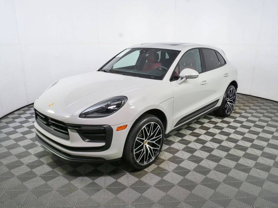 2026 Porsche Macan T