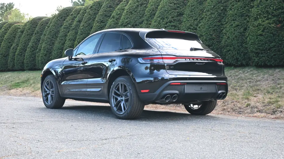 2026 Porsche Macan T - Photo 23