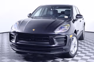 2026 Porsche Macan -'s photo