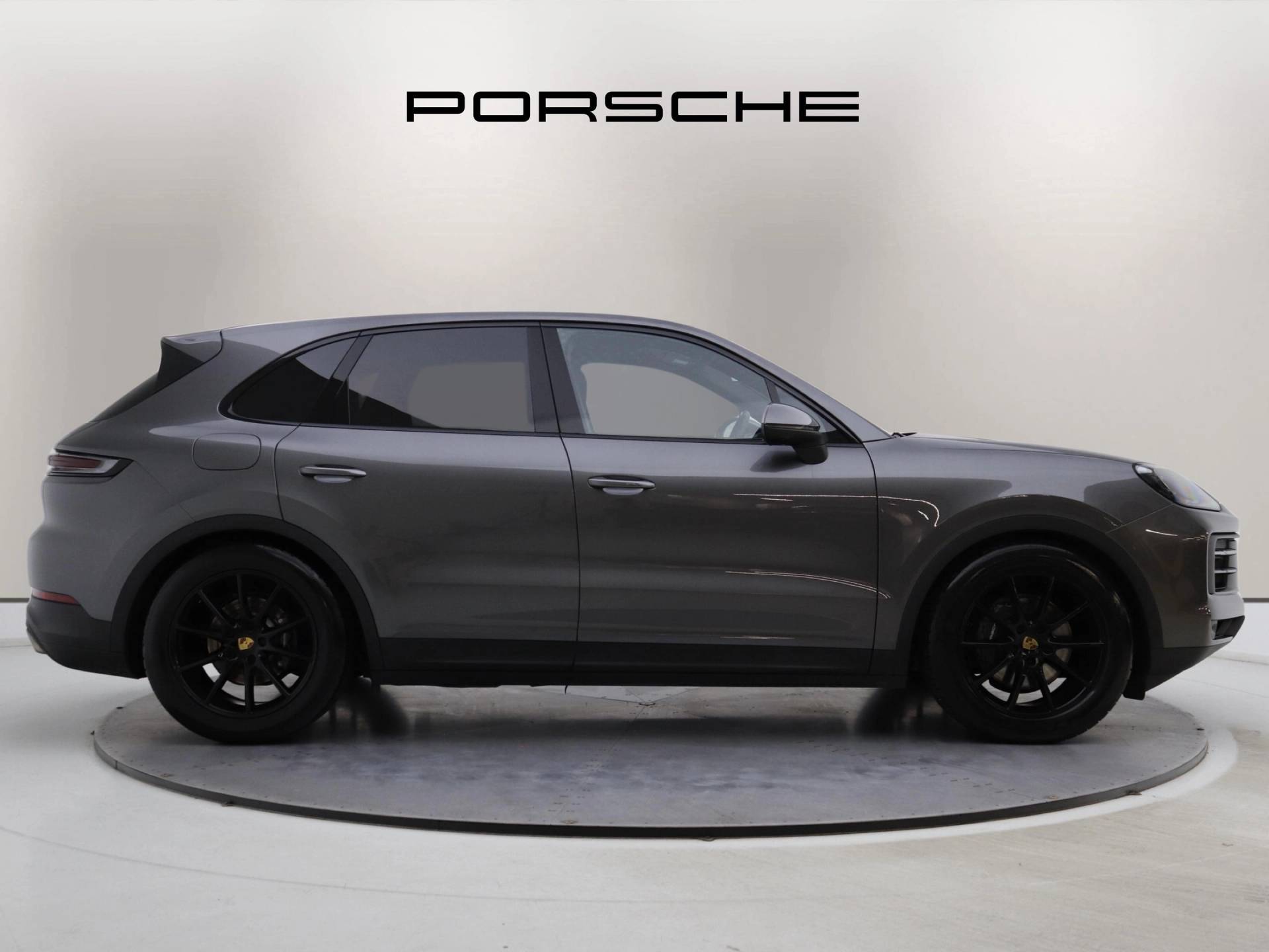 Cayenne, photo 2 of 39