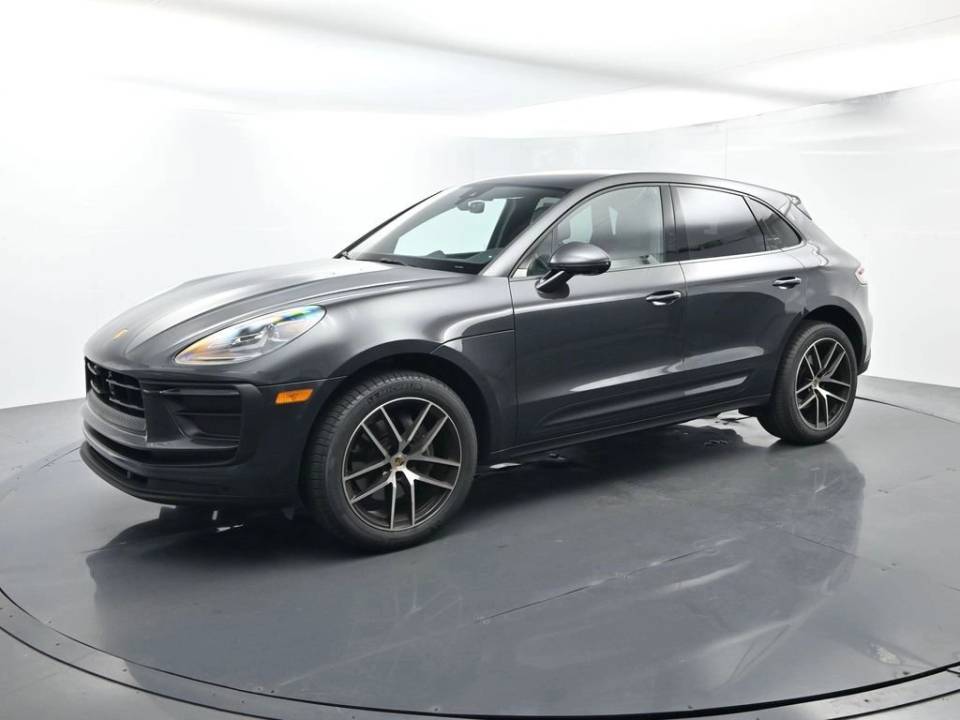 2023 Porsche Macan Base