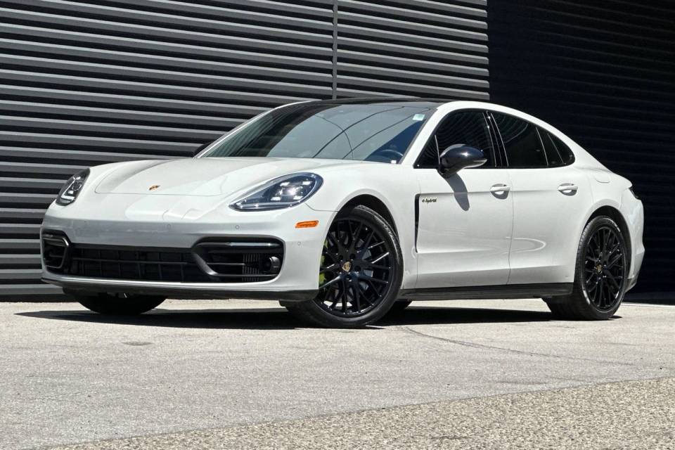 2022 Porsche Panamera 4S E-Hybrid