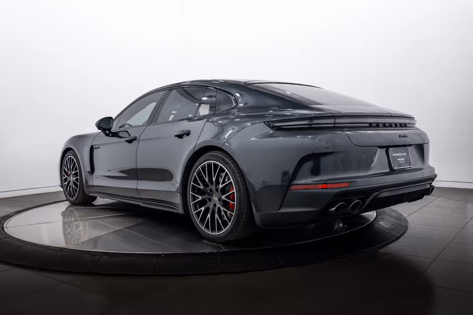 2026 Porsche Panamera Turbo E-Hybrid - Photo 19