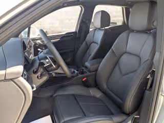 2026 Porsche Macan T - Photo 33