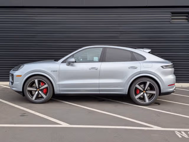 2026 Porsche Cayenne Coup S E-Hybrid - Photo 10