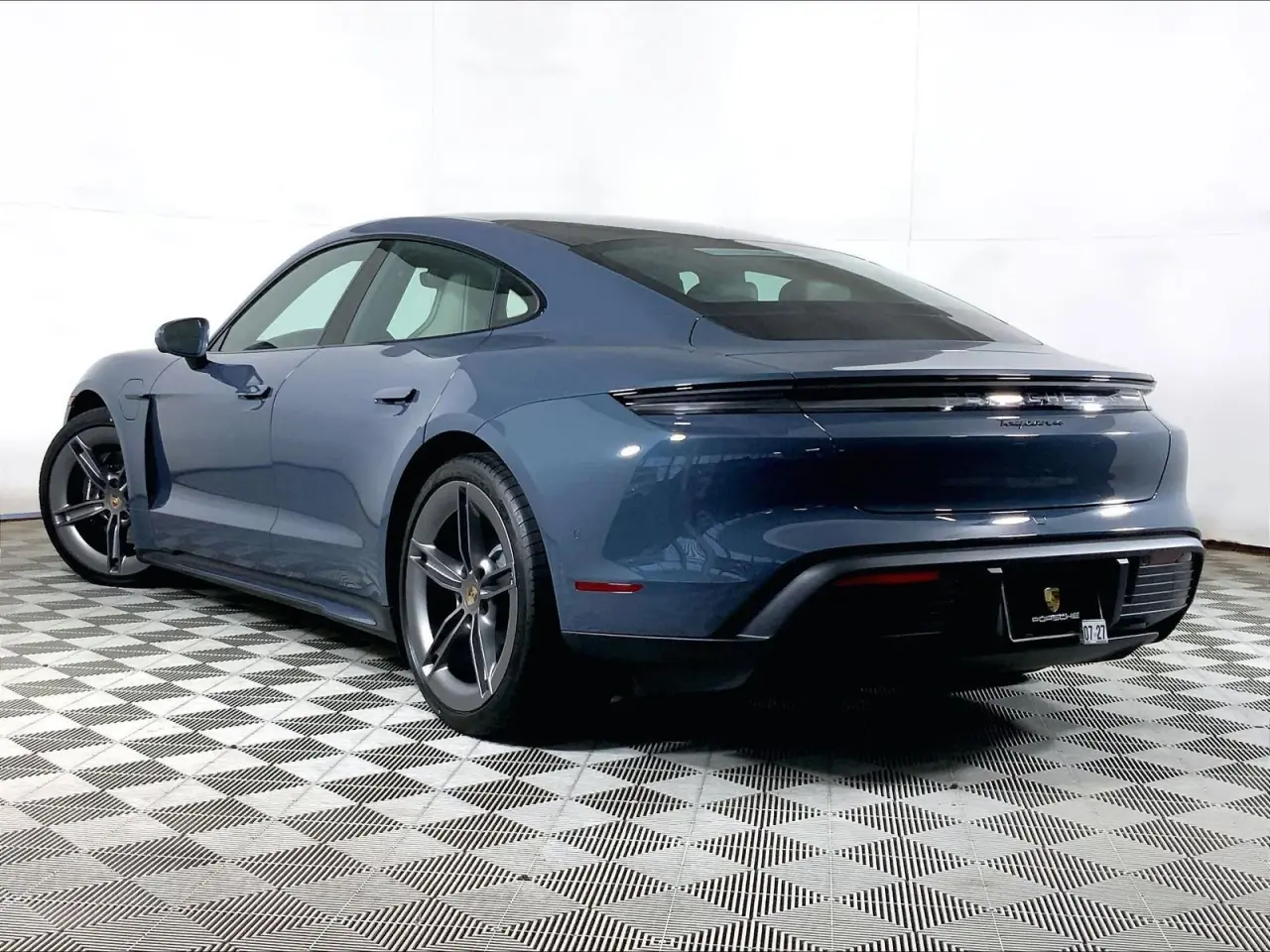 2025 Porsche Taycan Base - Photo 24