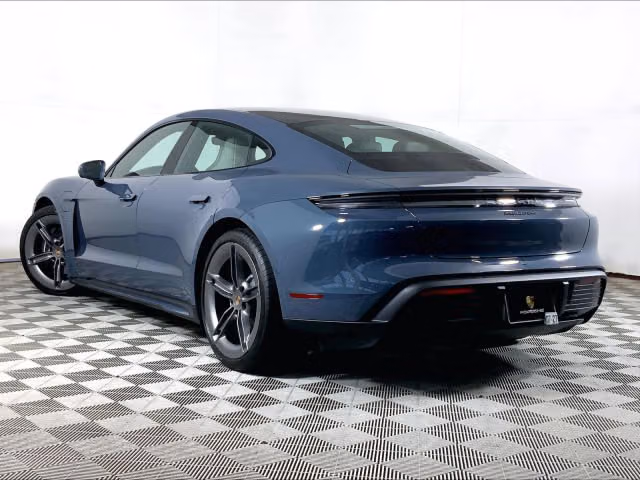 2025 Porsche Taycan Base - Photo 18