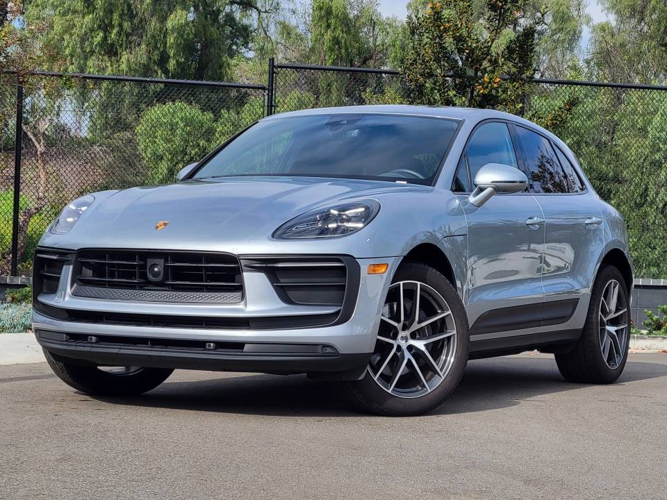 2023 Porsche Macan Base