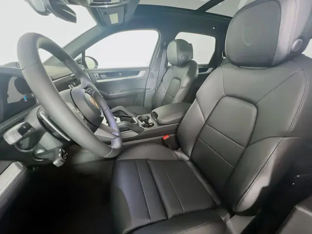 2026 Porsche Cayenne S E-Hybrid - Photo 38