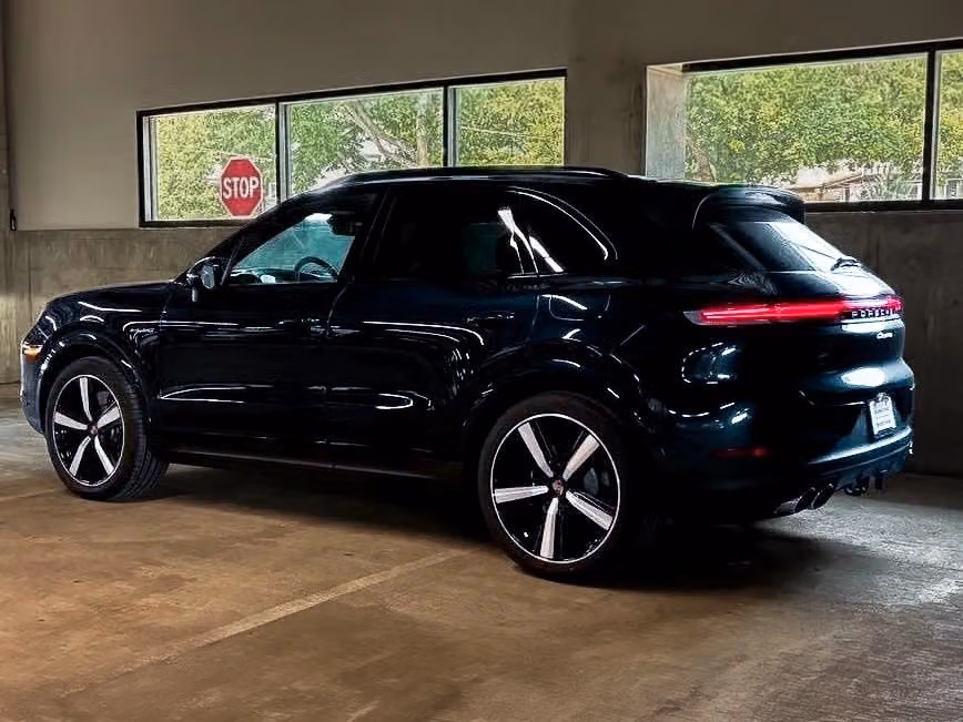 2026 Porsche Cayenne E-Hybrid - Photo 12