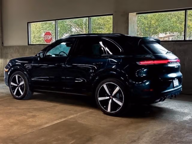 2026 Porsche Cayenne E-Hybrid - Photo 10