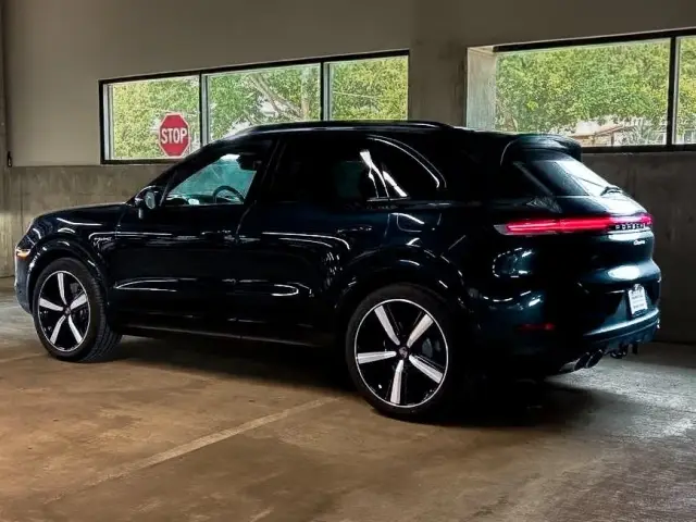 2026 Porsche Cayenne E-Hybrid - Photo 14