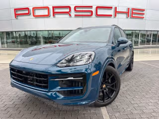 2025 Porsche Cayenne GTS's photo