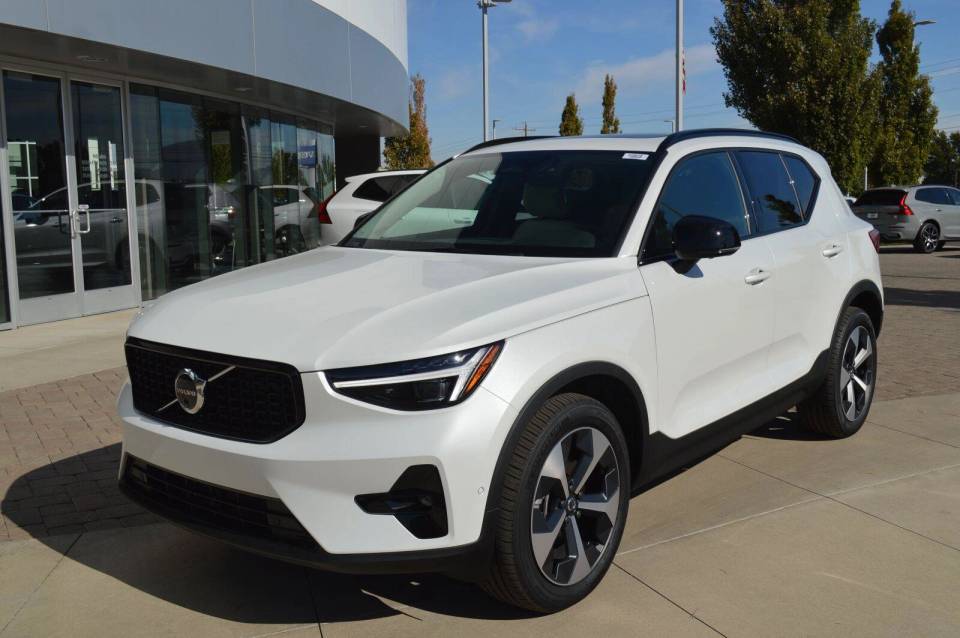 2026 Volvo XC40