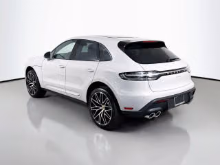 2026 Porsche Macan T - Photo 17