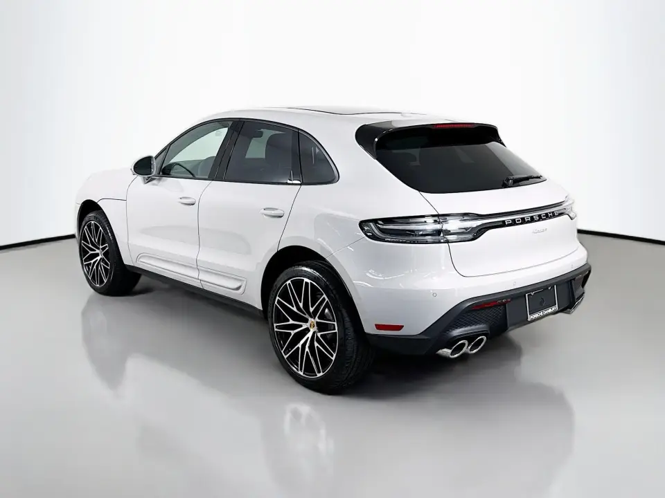 2026 Porsche Macan T - Photo 23