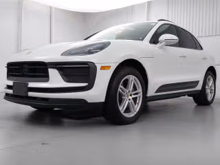 2023 Porsche Macan -'s photo