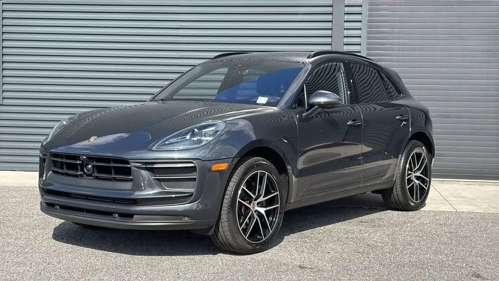 2025 Porsche Macan - Photo 8