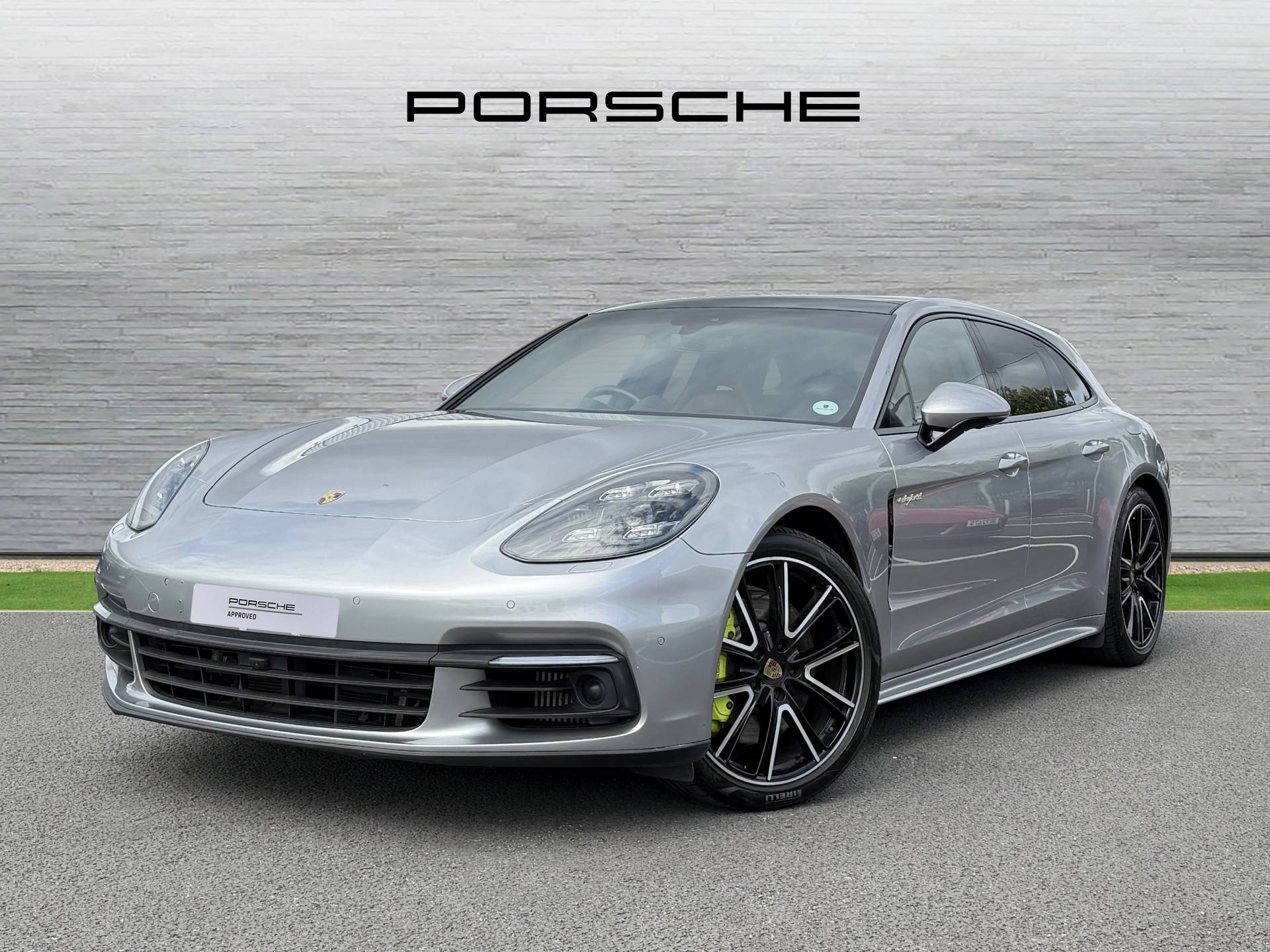 Panamera 4 E-Hybrid Sport Turismo, photo 2 of 31