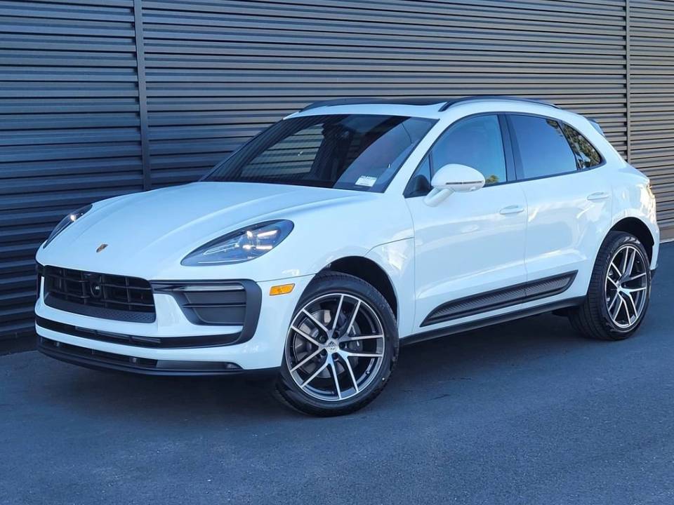 2026 Porsche Macan Base