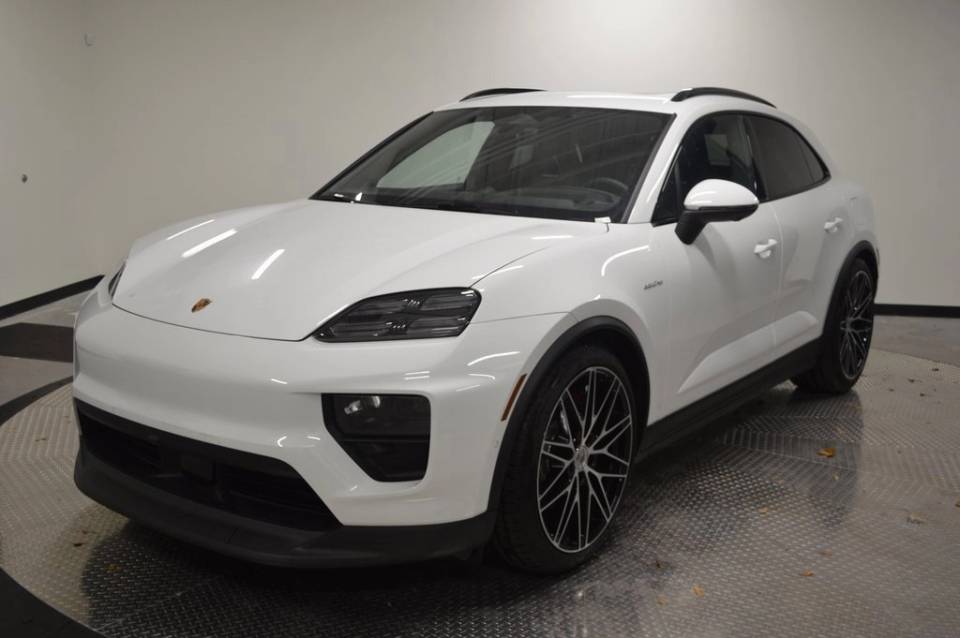 2025 Porsche Macan S