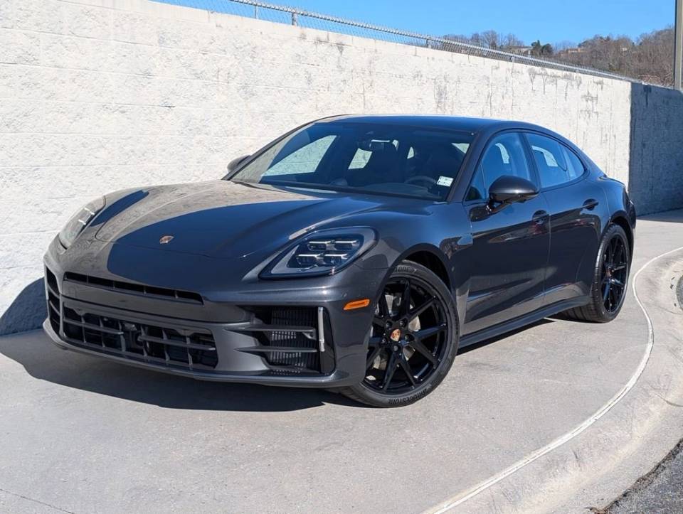 2026 Porsche Panamera 4