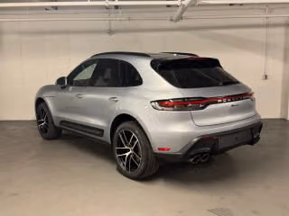 2026 Porsche Macan T - Photo 17