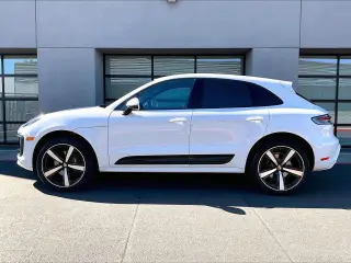 2026 Porsche Macan T - Photo 13