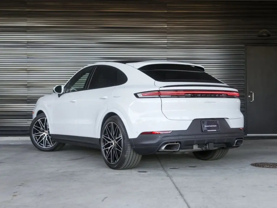 2026 Porsche Cayenne Coup E-Hybrid - Photo 23