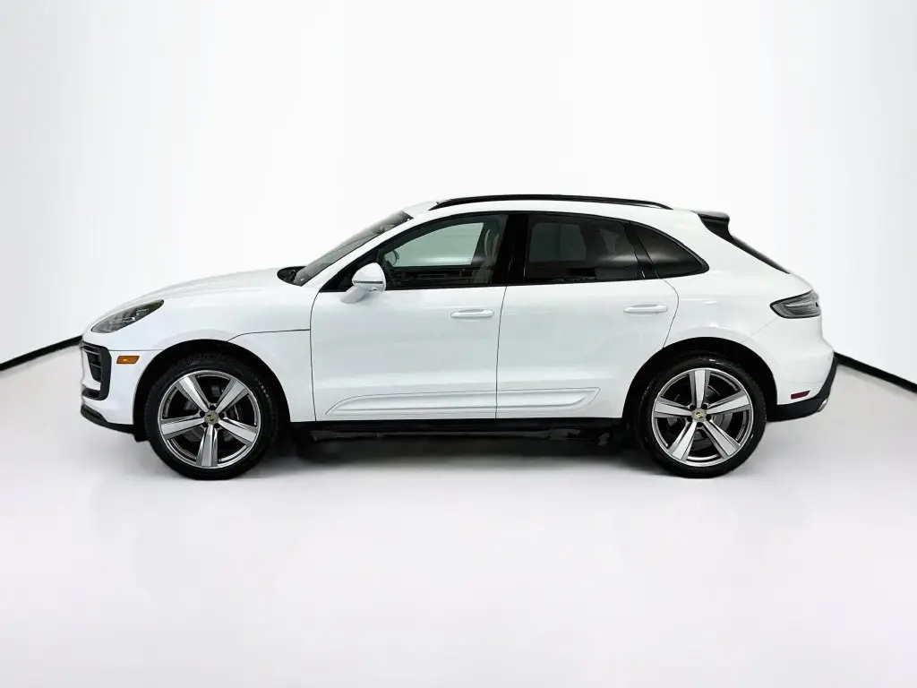 2025 Porsche Macan Base - Photo 16