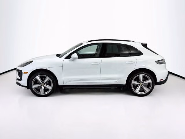 2025 Porsche Macan Base - Photo 10