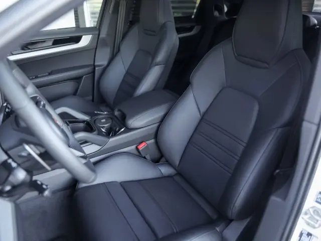 2026 Porsche Cayenne Coup E-Hybrid - Photo 38