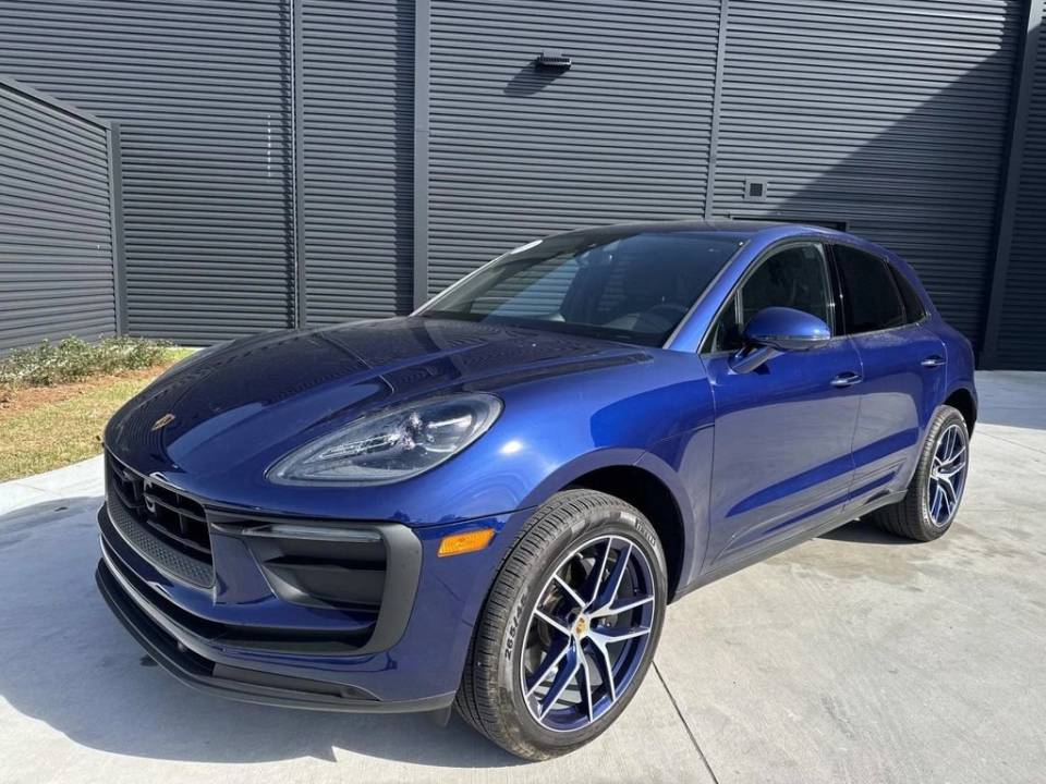 2025 Porsche Macan T
