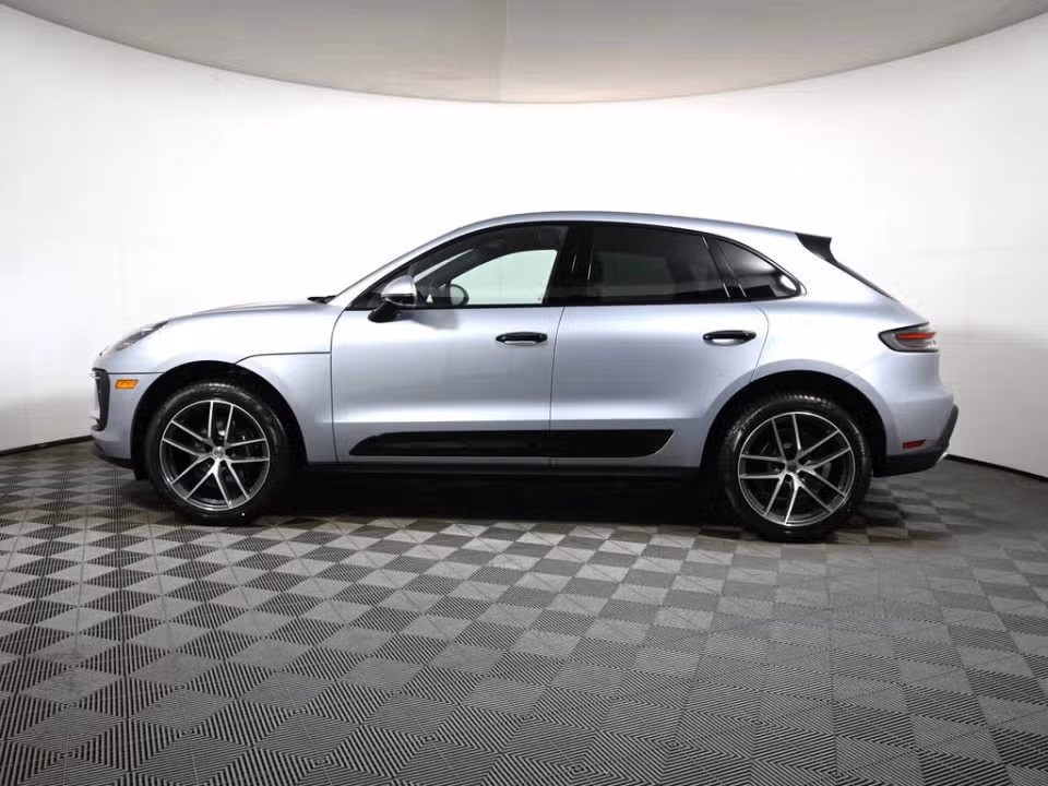 2026 Porsche Macan - Photo 11