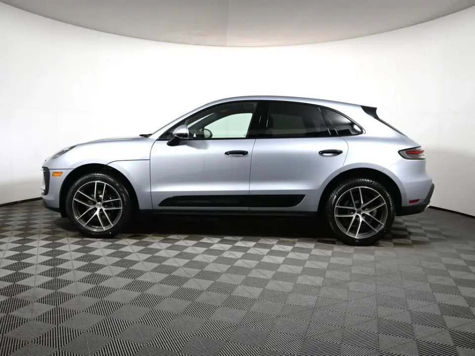 2026 Porsche Macan - Photo 15