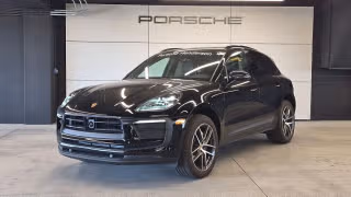 2026 Porsche Macan -'s photo