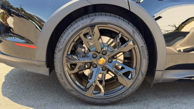 2023 Porsche Taycan 18