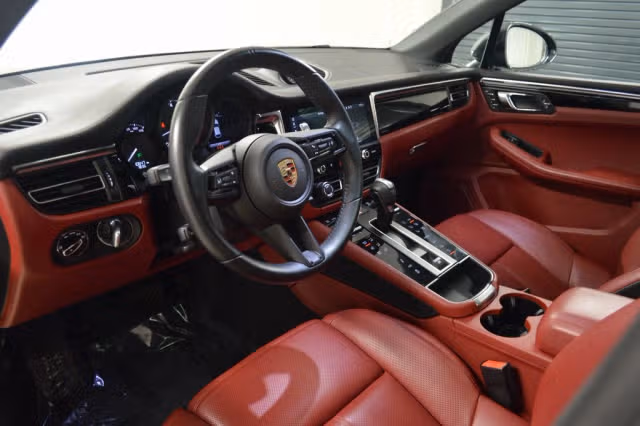 2025 Porsche Macan Base - Photo 26