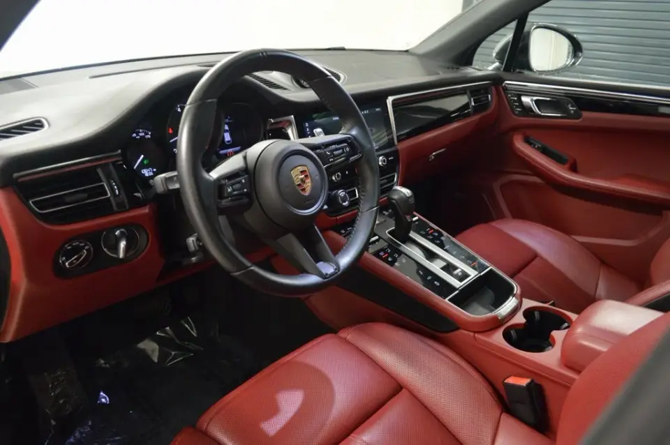 2025 Porsche Macan Base - Photo 31