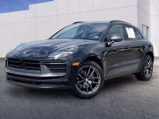2024 Porsche Macan T's photo