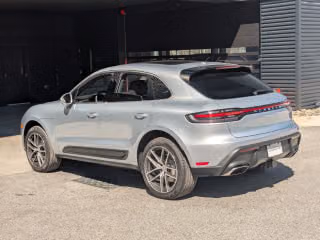 2026 Porsche Macan T - Photo 17