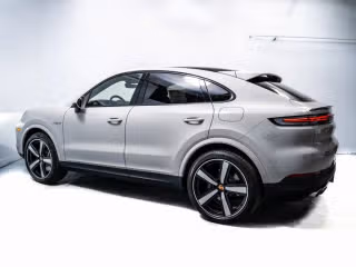 2026 Porsche Cayenne Coup E-Hybrid - Photo 9