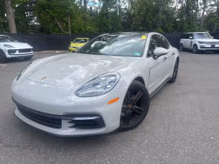 2018 Porsche Panamera 4's photo