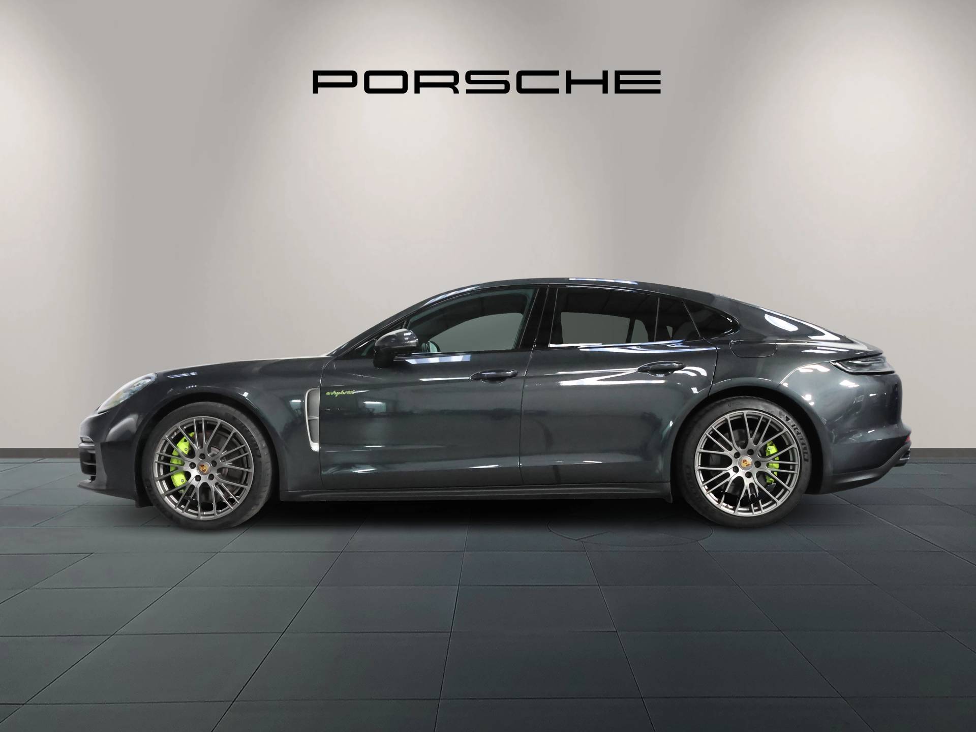 Panamera 4 E-Hybrid, photo 2 of 45
