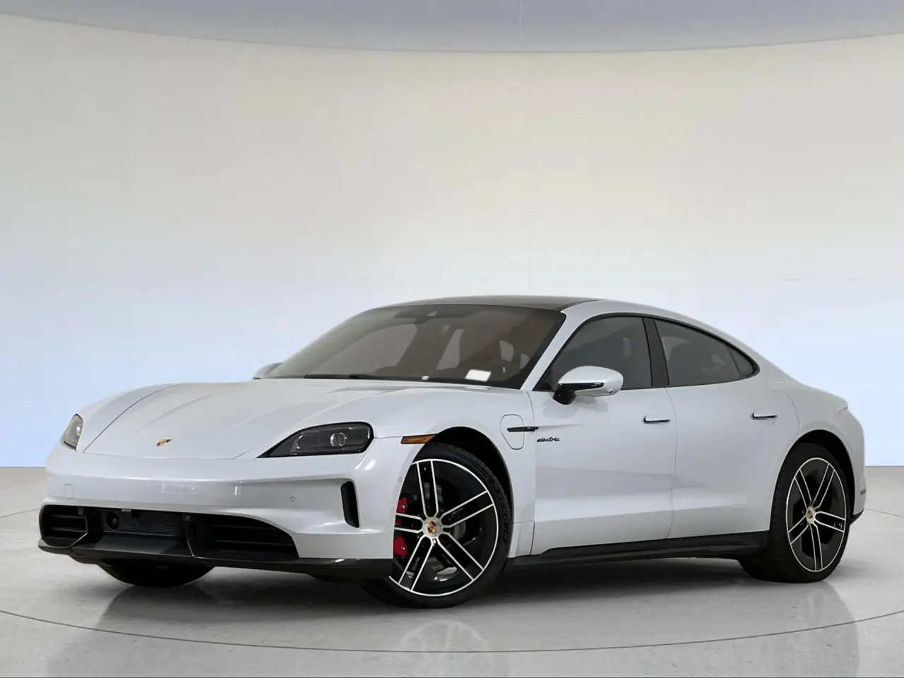2026 Porsche Taycan GTS - Photo 8