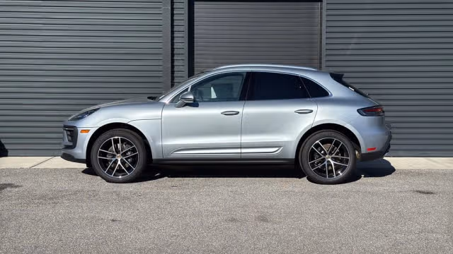 2026 Porsche Macan - Photo 10
