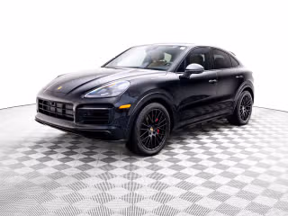 2023 Porsche Cayenne GTS's photo